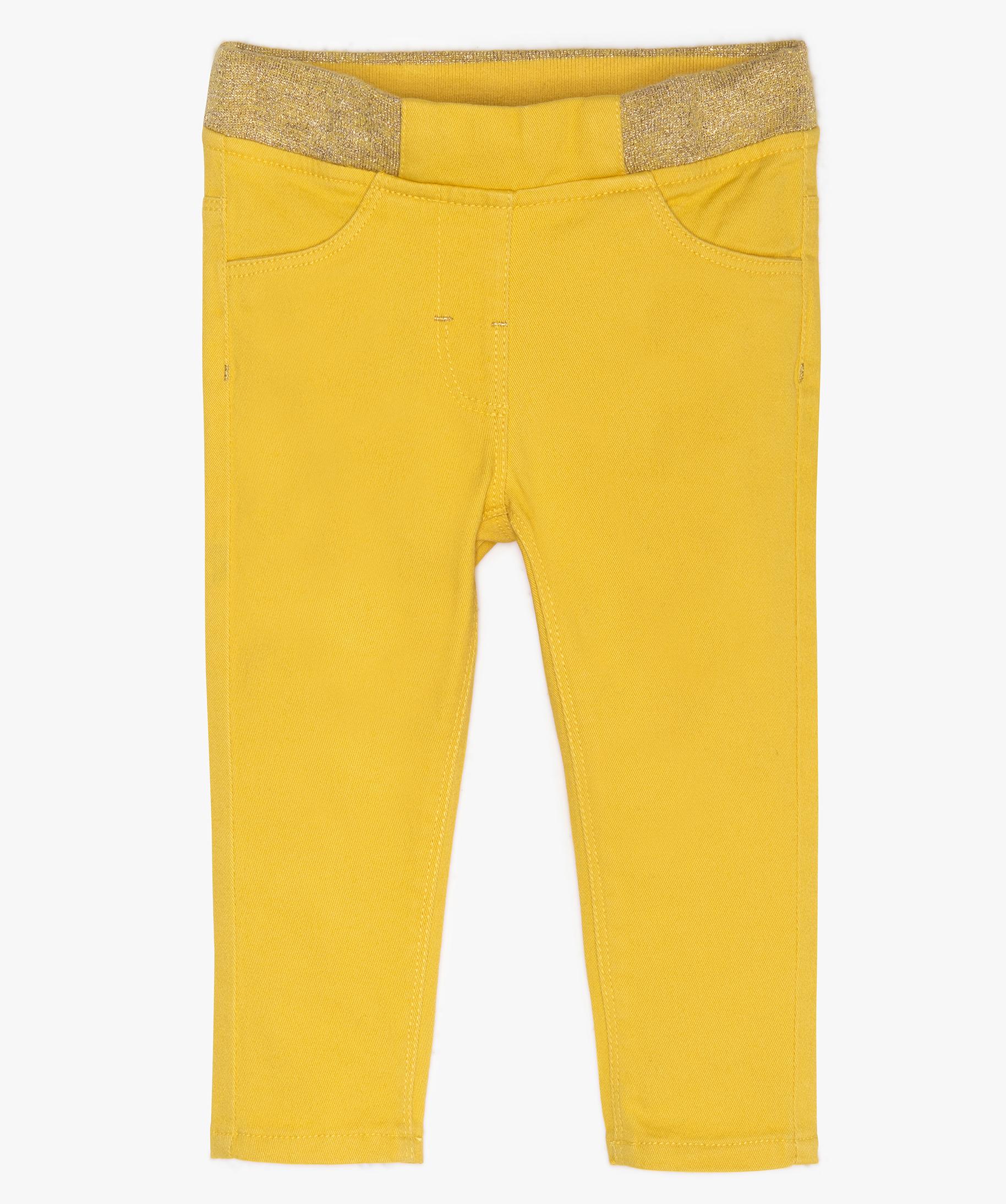 JAUNE