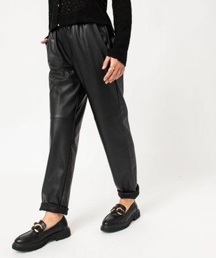 Pantalon carotte à taille élastique en cuir imitation femme vue1 - GEMO(FEMME PAP) - GEMO