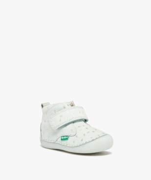 Chaussures premiers pas bébé fille bottillons en cuir imprimé avec scratch - Kickers vue2 - KICKERS - GEMO