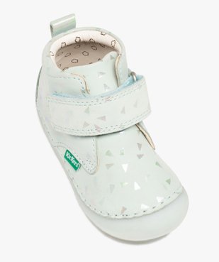 Chaussures premiers pas bébé fille en cuir à motifs et à scratch - Kickers vue5 - KICKERS - GEMO