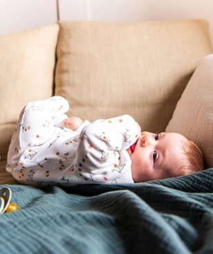 Pyjama en velours imprimé avec ouverture devant bébé - Petit Béguin  vue2 - PETIT BEGUIN - GEMO