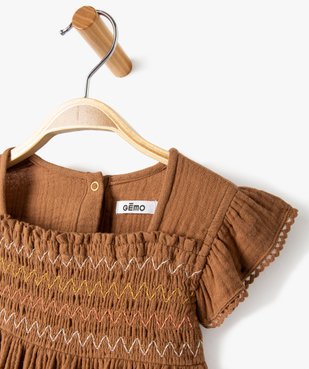 Robe bébé fille en double gaze avec smocks et volants vue2 - GEMO(BEBE DEBT) - GEMO