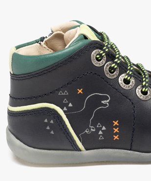 Chaussures premiers pas bébé garçon en cuir imprimé dinosaure - Kickers vue6 - KICKERS - GEMO
