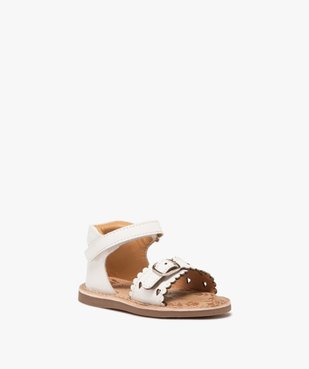 Sandales bébé fille en cuir verni à talon fermé et à scratch avec coeurs ajourés - NA! vue2 - NA! - GEMO