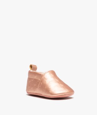 Chaussons de naissance bébé fille irisés à motifs coeurs en relief vue2 - GEMO(BB COUCHE) - GEMO