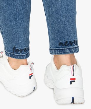 Jean femme coupe slim avec inscription brodée en bas de jambe vue2 - FOLLOW ME - GEMO