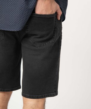 Bermuda en jean homme délavé, plissé et patiné vue2 - GEMO (HOMME) - GEMO