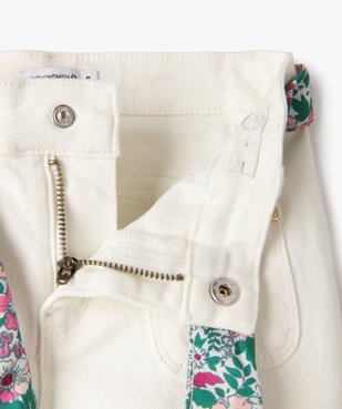 Jean coloré avec bas évasé et ceinture fleurie - LuluCastagnette vue2 - LULU G4G - GEMO