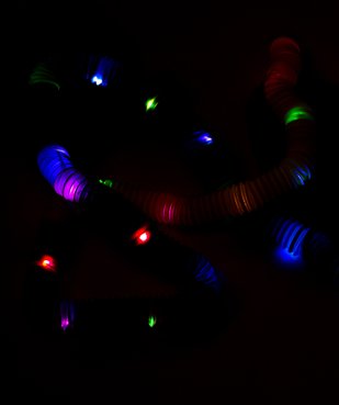 Fidget pop tubes multicolores lumineux vue3 - AUTRES MARQUES - GEMO