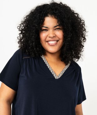 Tee-shirt à manches courtes avec col V brodé femme grande taille vue2 - GEMO (G TAILLE) - GEMO