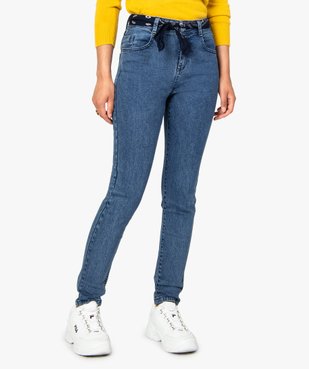 Jean femme coupe slim avec inscription brodée en bas de jambe vue1 - FOLLOW ME - GEMO
