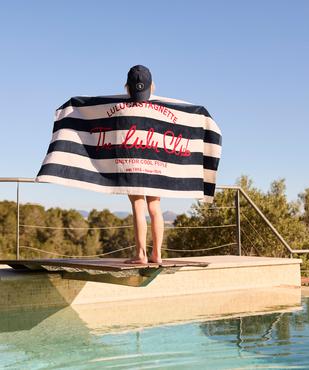 Serviette de plage en éponge à rayures avec inscription - LuluCastagnette vue3 - LULU CASTAGNETT - GEMO