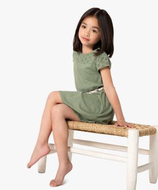 Robe fille avec haut en broderie anglaise et ceinture tressée vue1 - GEMO (ENFANT) - GEMO