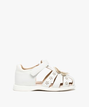 Sandales bébé fille à brides ajourées et fleur en relief vue1 - SANS MARQUE - GEMO