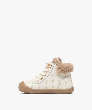 Chaussures premiers pas bébé fille boots en cuir à col duveteux et semelle pailletée - Alma Planète vue3 - ALMA - GEMO