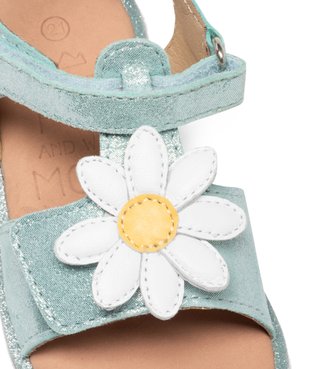 Sandales bébé fille en cuir avec brides métallisées et fleur fantaisie  vue6 - MOD8 - GEMO