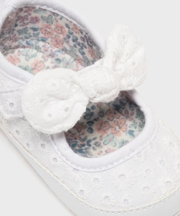 Chaussons de naissance babies en broderie anglaise bébé fille - LuluCastagnette vue6 - LULU CASTAGNETTE GEMO FOR GOOD - GEMO