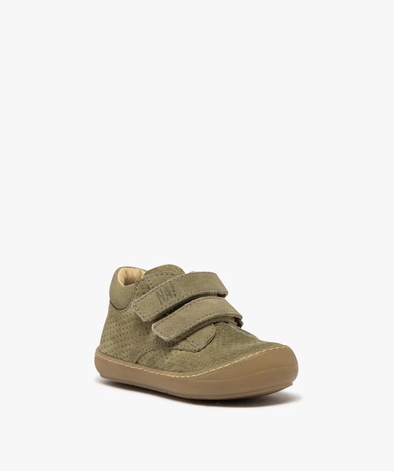 Chaussures premiers pas bébé garçon en cuir suédine uni avec double scratch -  NA! vue4 - NA! - GEMO