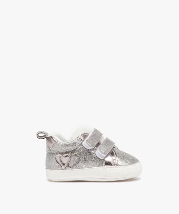 Chaussons de naissance bébé fille pailletés avec languette à plumes vue1 - GEMO 4G BEBE - GEMO