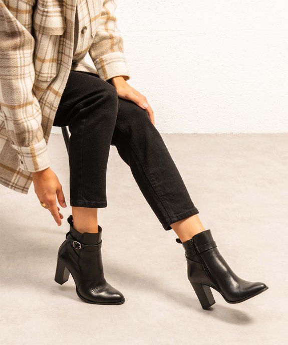 Boots femme en cuir uni à talon haut et brides fantaisie - Taneo vue1 - TANEO - GEMO