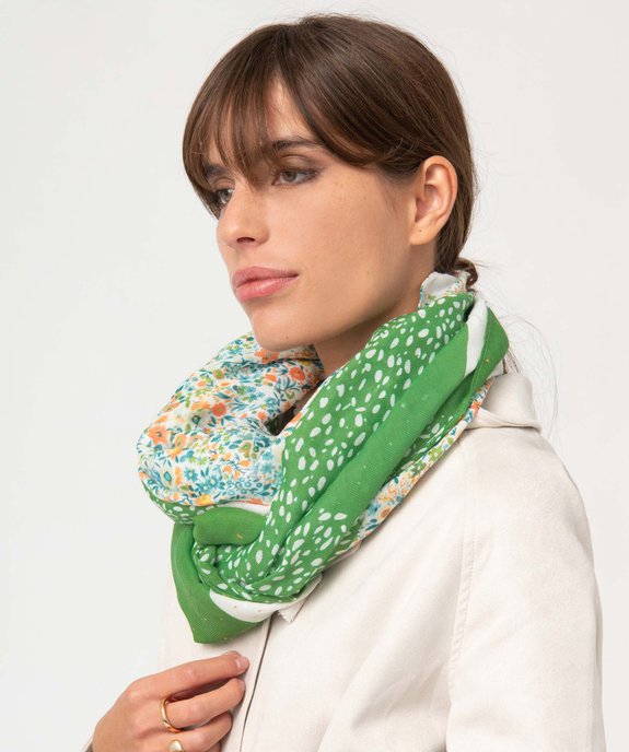 Foulard femme à motifs fleuris et touches pailletées vue5 - GEMO 4G FEMME - GEMO