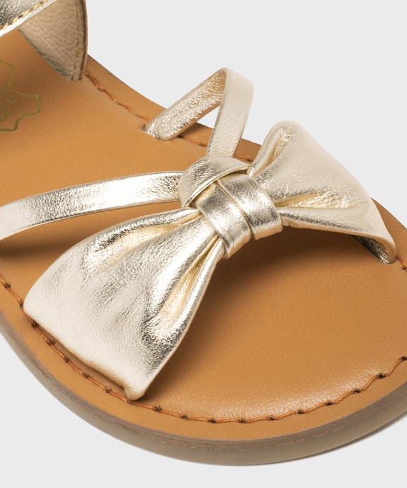 Sandales en cuir brillant avec lanière nouée fille - Lovely Wings vue6 - LOVELY WINGS GEMO FOR GOOD - GEMO