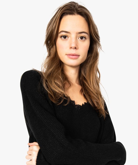 Pull femme en grosse maille douce à col V finition dentelle vue2 - GEMO(FEMME PAP) - GEMO