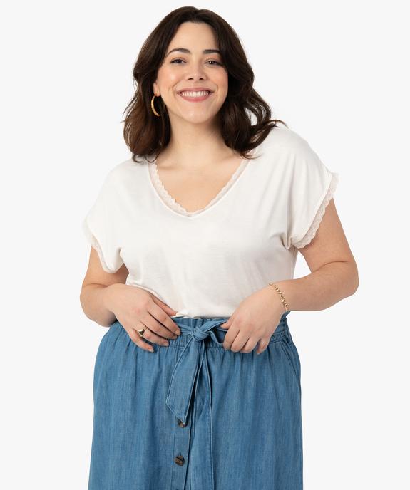 Tee-shirt femme grande taille à manches courtes et col V et dentelle  vue1 - GEMO 4G GT - GEMO