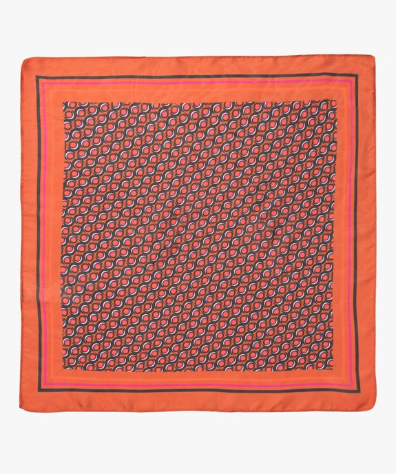 Foulard carré en satin à motif femme vue3 - GEMO 4G FEMME - GEMO