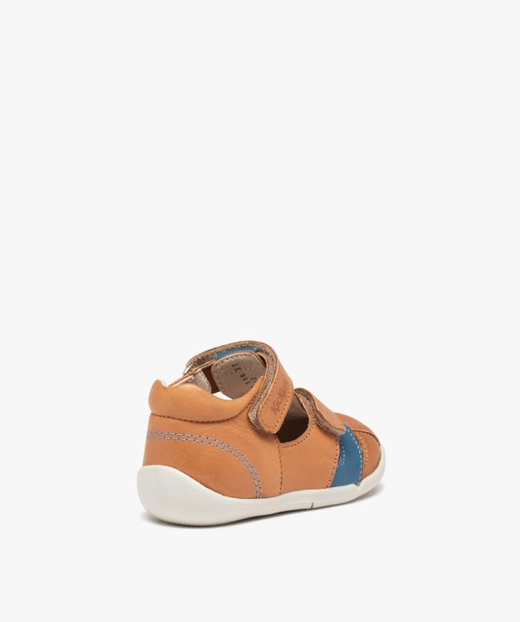 Chaussures premiers pas bébé garçon en cuir bicolore et à scratch -  Kickers vue4 - KICKERS - GEMO