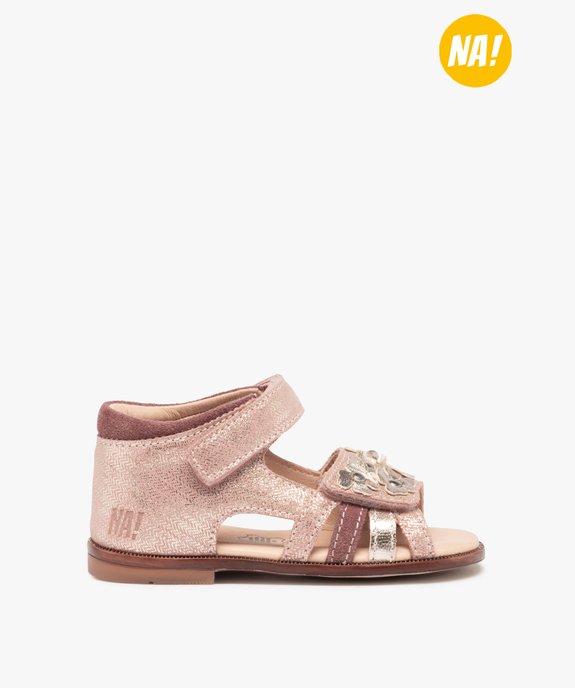 Sandales bébé fille à brides scratch et fleurs en cuir – NA! vue1 - NA! - GEMO