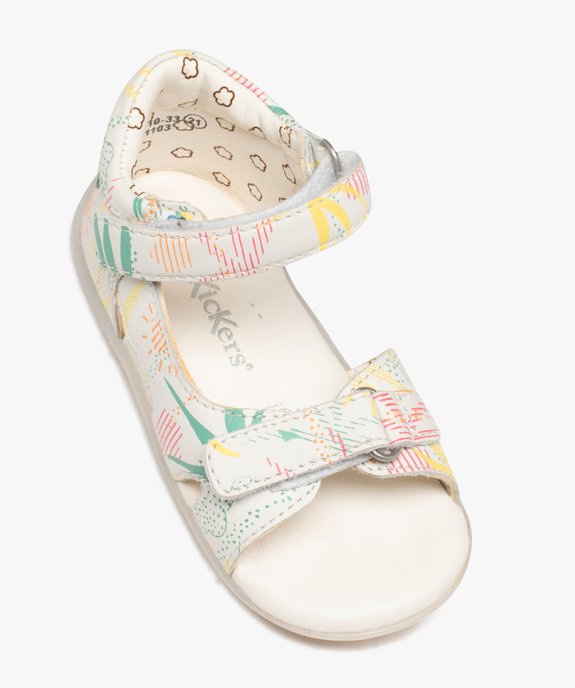 Sandales bébé fille en cuir à motifs avec brides à scratch - Kickers vue5 - KICKERS - GEMO