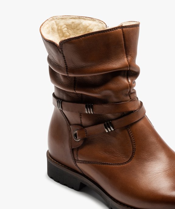 Boots fourrées femme dessus cuir uni à bride décorative – Tanéo vue6 - TANEO - GEMO