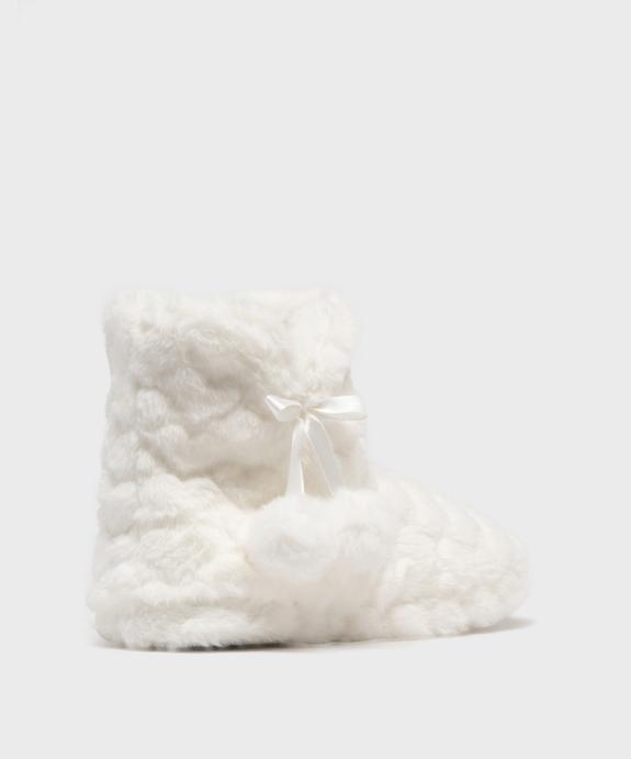 Chaussons boots en fourrure imitation à pompons femme  vue4 - GEMO 4G FEMME - GEMO