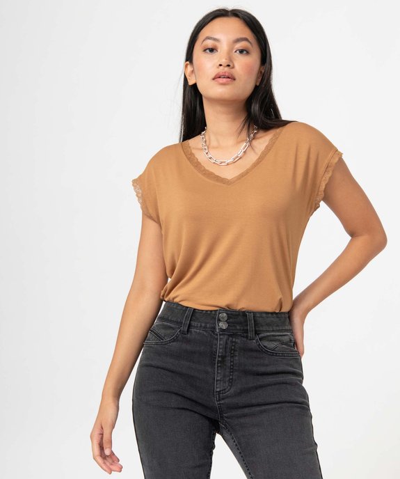 Tee-shirt femme à manches courtes avec col V en dentelle vue2 - GEMO 4G FEMME - GEMO
