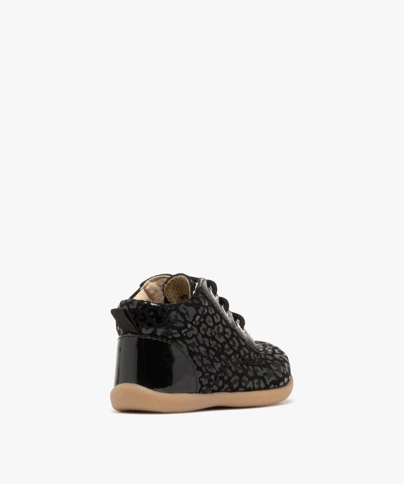 Chaussures premiers pas bébé fille bottillons dessus en cuir motif léopard ton sur ton  vue4 - LOVELY WINGS - GEMO