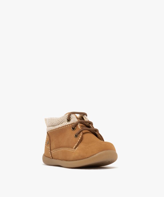 Chaussures premiers pas bébé garçon dessus en cuir suédé avec col moussé contrastant vue2 - BUGGY - GEMO