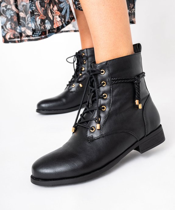 Boots femme à talon plat avec cordelette tressée et nouée embouts dorés vue1 - GEMO (CASUAL) - GEMO