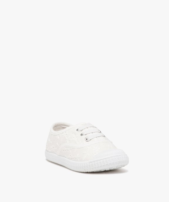 Baskets fille en toile unie avec broderie anglaise vue2 - GEMO (ENFANT) - GEMO