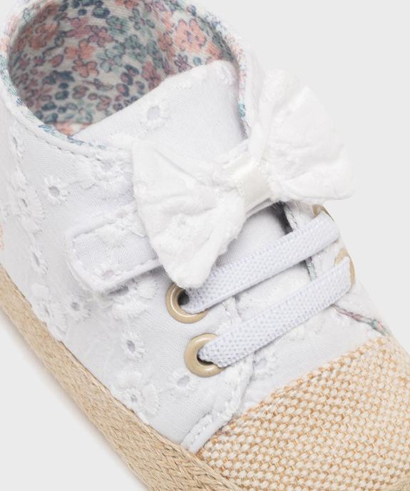 Chaussons de naissance tennis en toile brodée bébé fille - LuluCastagnette vue6 - LULU CASTAGNETTE GEMO FOR GOOD - GEMO