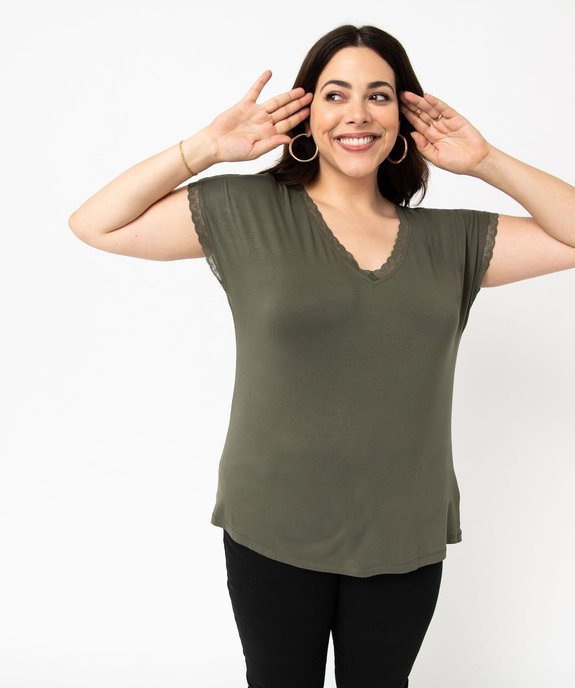 Tee-shirt femme grande taille à manches courtes et col V et dentelle  vue1 - GEMO 4G GT - GEMO