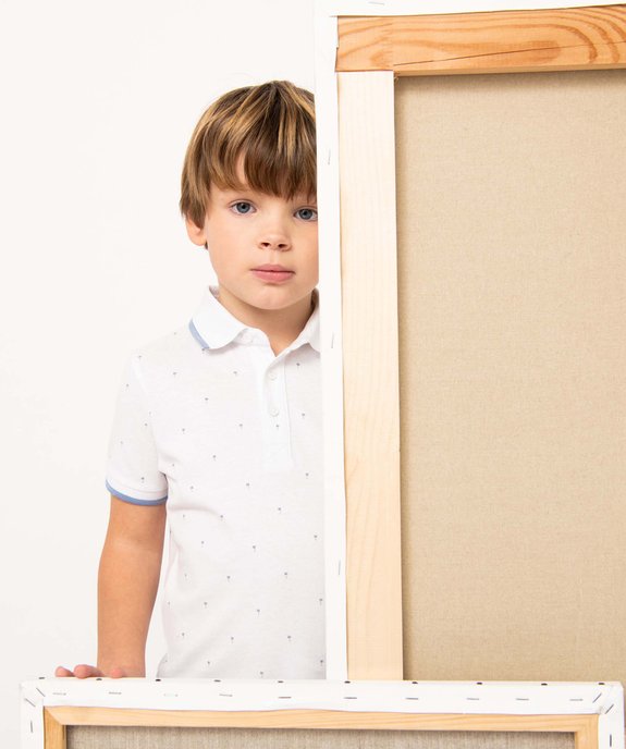Polo garçon à motifs palmiers et finitions contrastantes vue4 - GEMO (ENFANT) - GEMO