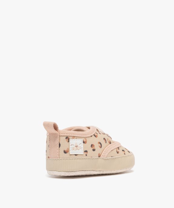 Chaussons de naissance bébé fille baskets imprimées léopard  vue4 - LITTLE LOVE - GEMO