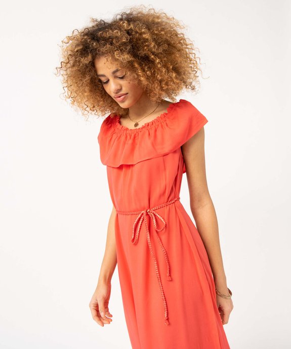 Robe femme longueur chevilles avec large volant sur le col