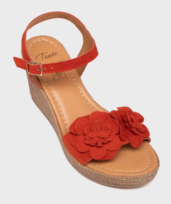 Sandales en cuir à talon compensé et fleurs en relief femme - Tanéo vue6 - TANEO - GEMO