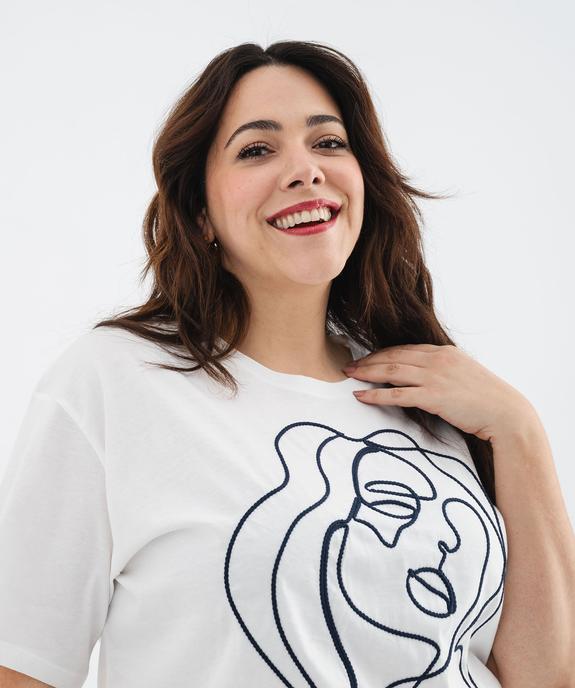Tee-shirt manches courtes et col rond brodé femme grande taille vue3 - GEMO (G TAILLE) - GEMO