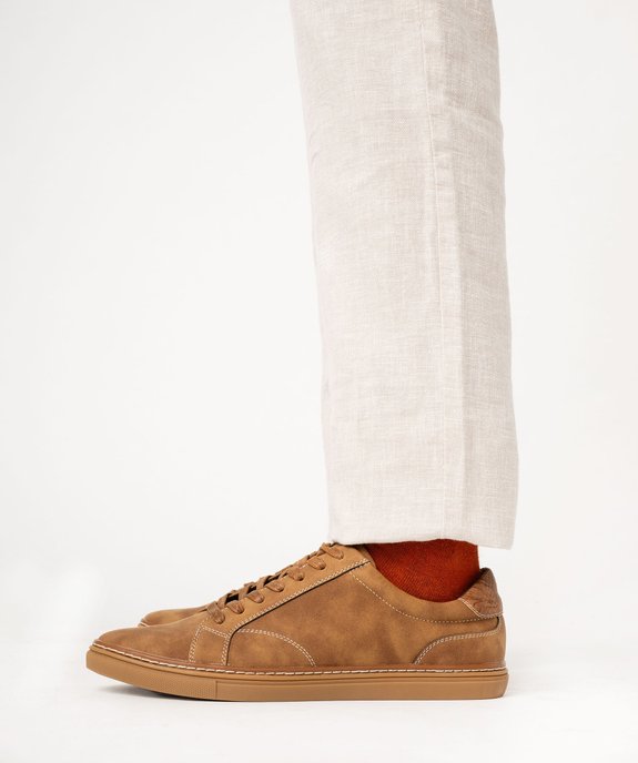 Baskets homme unies en suédine avec surpiqûres et à semelle fine vue1 - GEMO (CASUAL) - GEMO