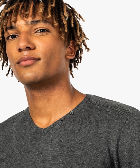 Pull homme col V maille fine avec côtes sur les épaules et les flancs vue2 - GEMO (HOMME) - GEMO