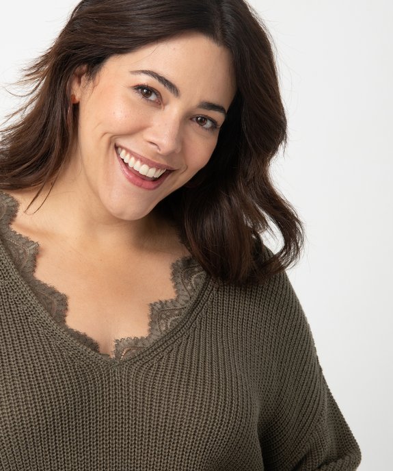Pull femme grande taille avec décolleté V en dentelle vue2 - GEMO (G TAILLE) - GEMO