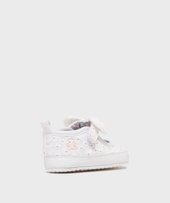 Chaussons de naissance babies en broderie anglaise bébé fille - LuluCastagnette vue4 - LULU CASTAGNETTE GEMO FOR GOOD - GEMO